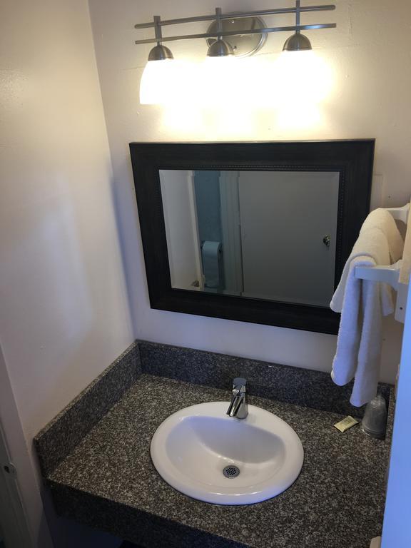 Budget Inn Motel Вудберн Екстер'єр фото