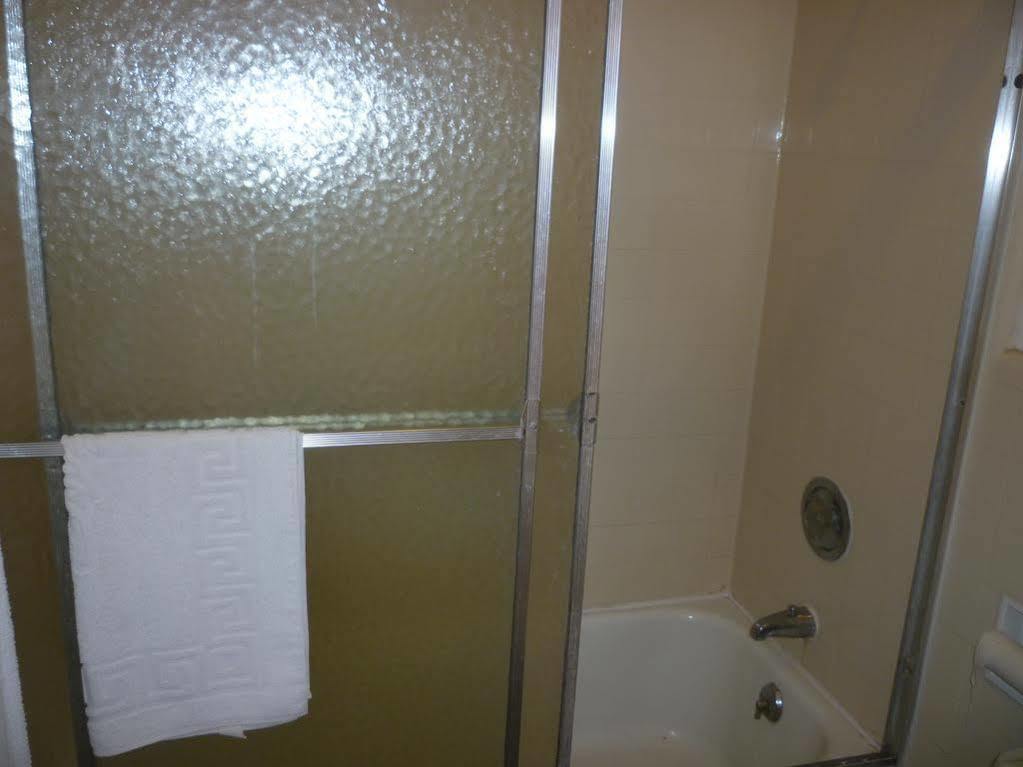 Budget Inn Motel Вудберн Екстер'єр фото