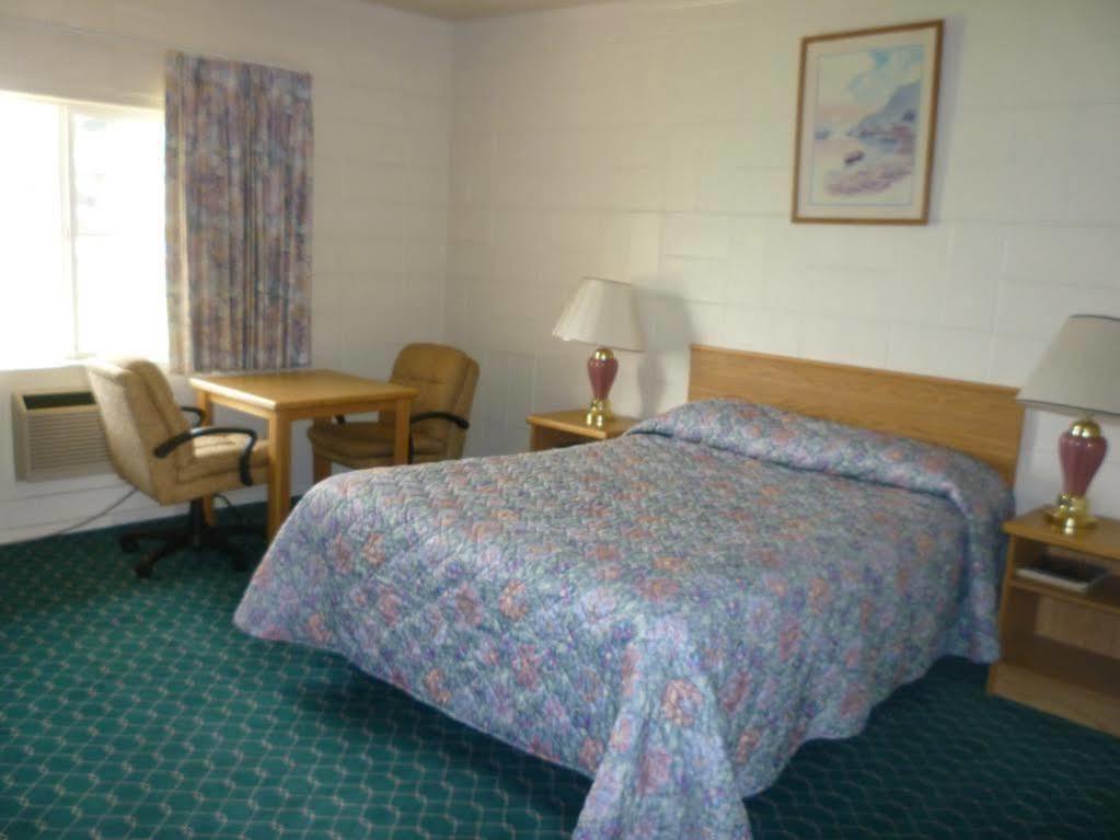 Budget Inn Motel Вудберн Екстер'єр фото